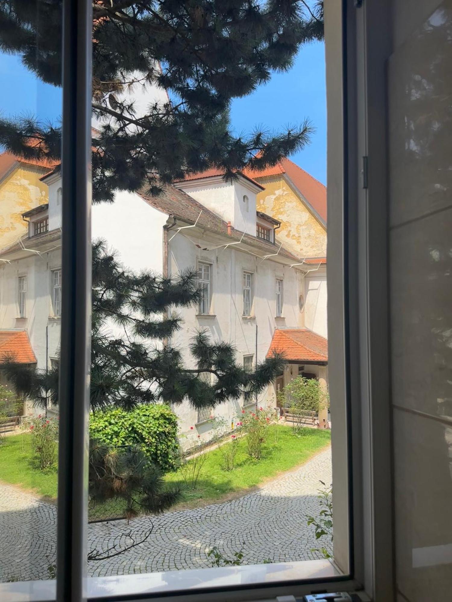 Comfort Apartment Brno-City Center Bagian luar foto